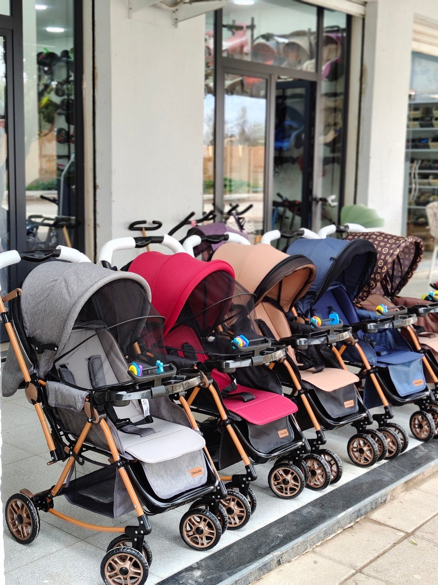 poussette 3 en 1 reversible balançoire Ubaldoo 21800da