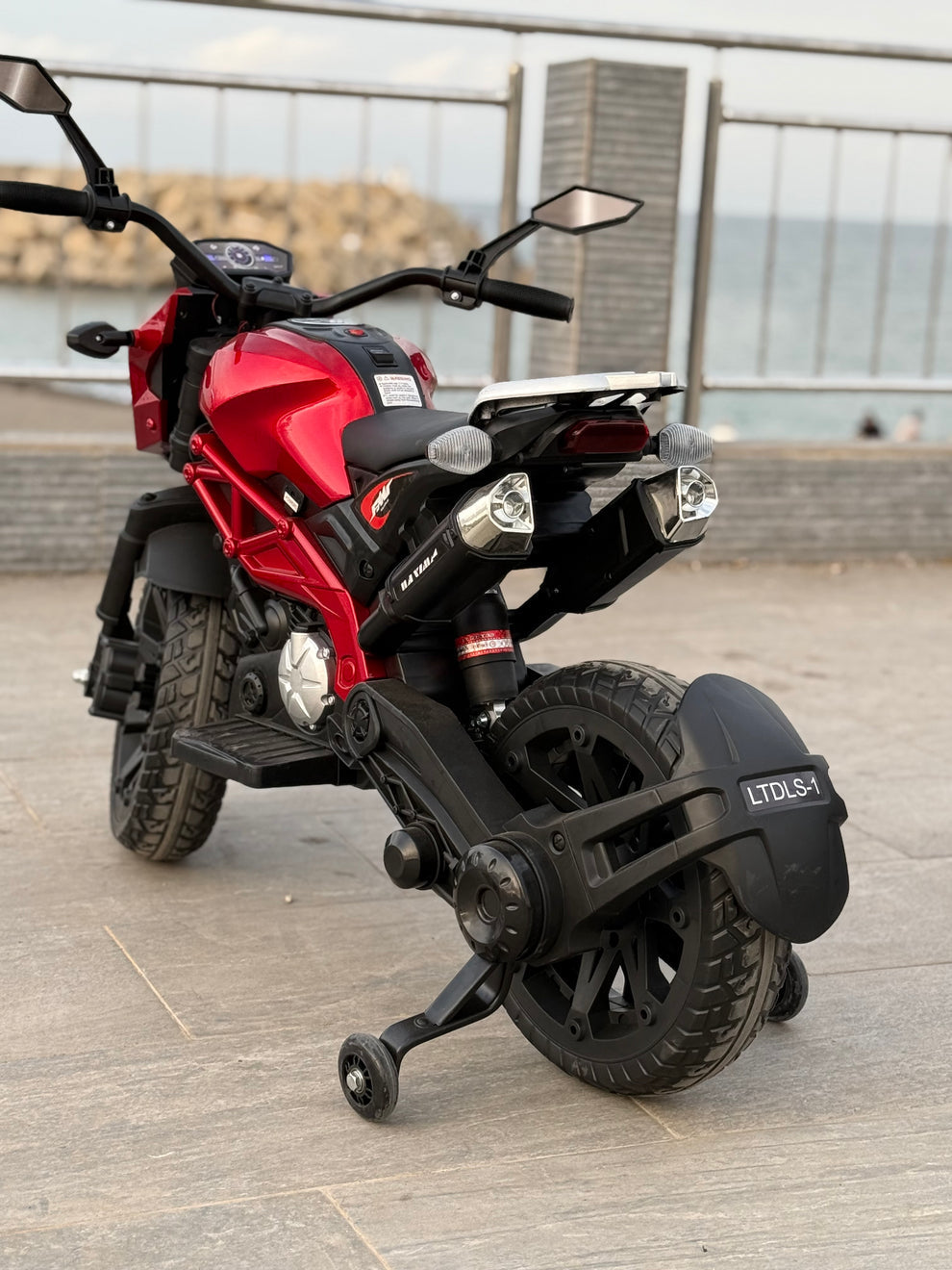 MOTO ELECTRIQUE /385000 DA/LIVERAISON 58 WILLAYA MOTO Z1000 POUR ENFANT/ثلث ملاين وثمنمية و خمسين ألف