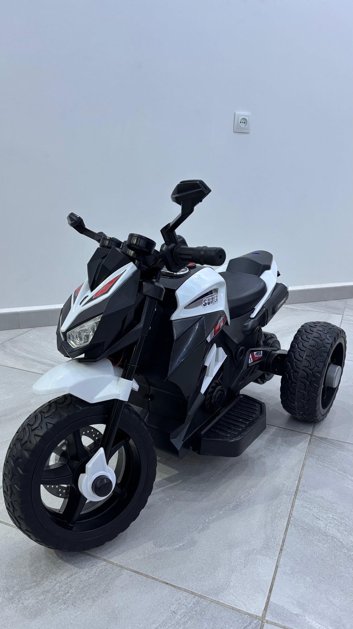 MOTO Z1000 ELECTRIQUE  / 35000DA /LIVERAISON 69 WILLAYA MOTO ELECTRIQUE POUR ENFANT/