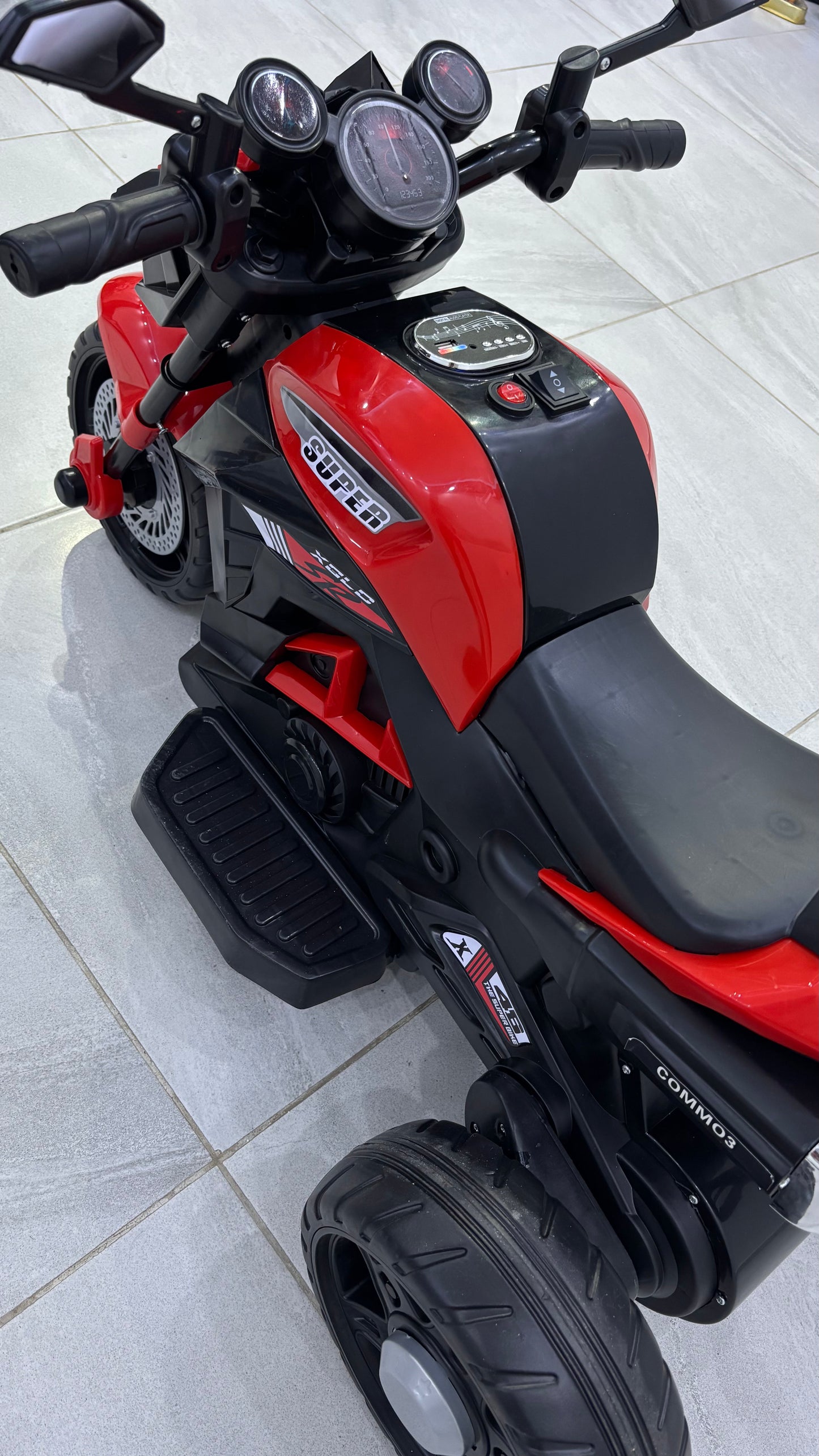 MOTO Z1000 ELECTRIQUE  / 35000DA /LIVERAISON 69 WILLAYA MOTO ELECTRIQUE POUR ENFANT/