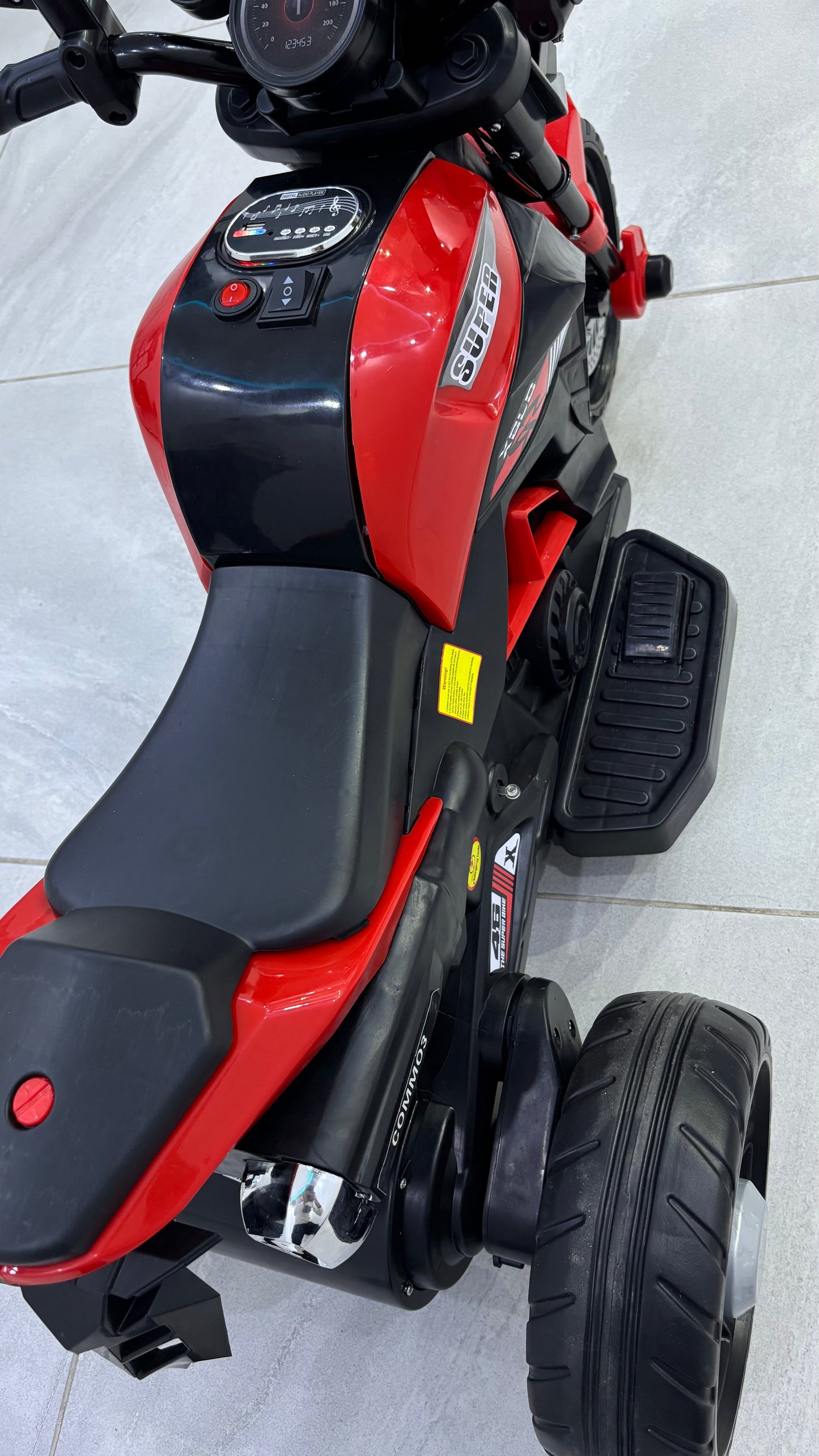 MOTO Z1000 ELECTRIQUE  / 35000DA /LIVERAISON 69 WILLAYA MOTO ELECTRIQUE POUR ENFANT/